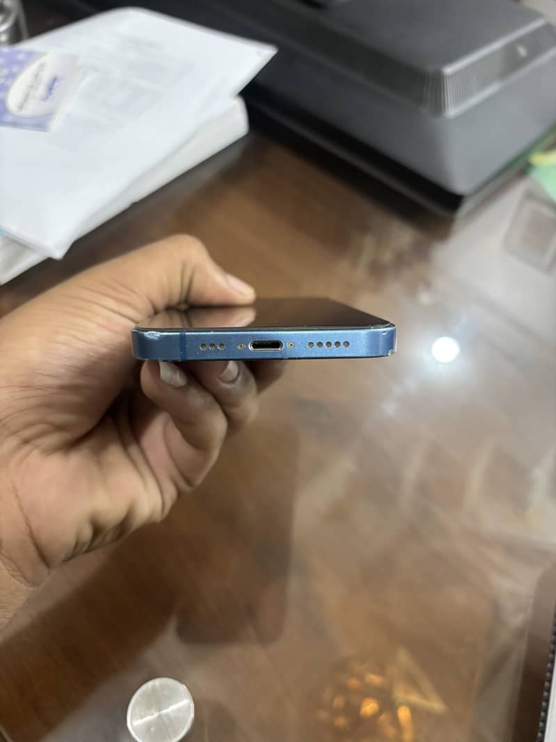 Apple iPhone 13 3