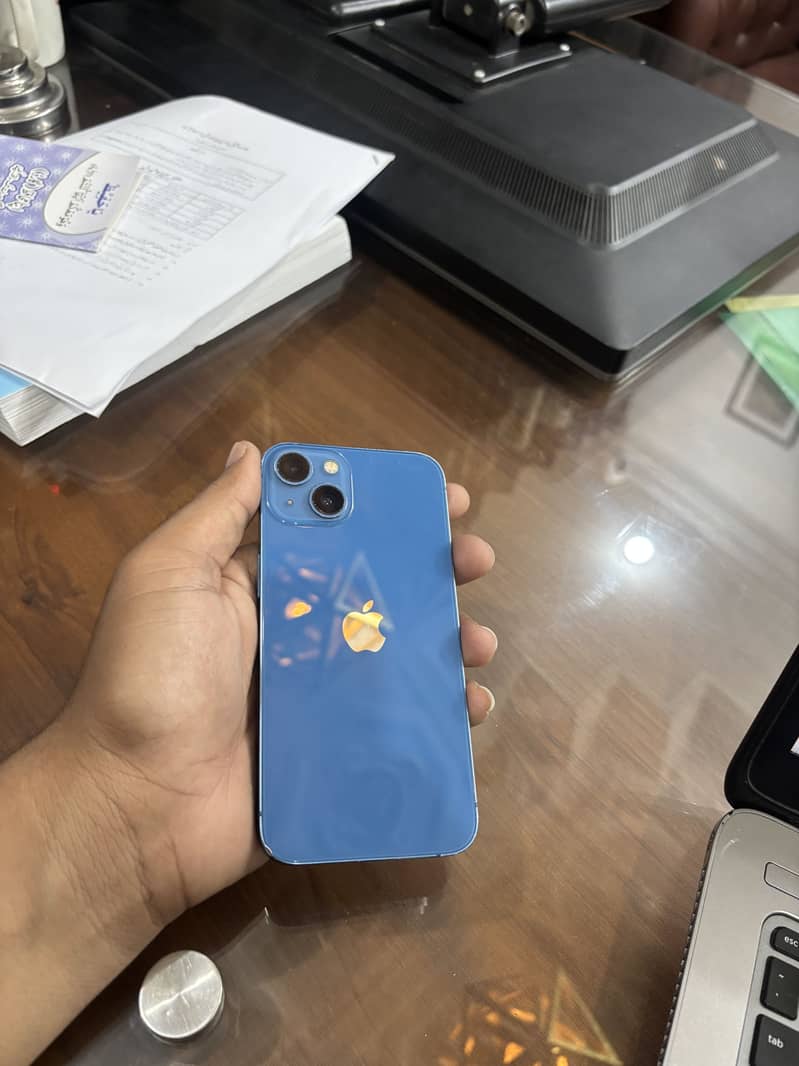 Apple iPhone 13 7