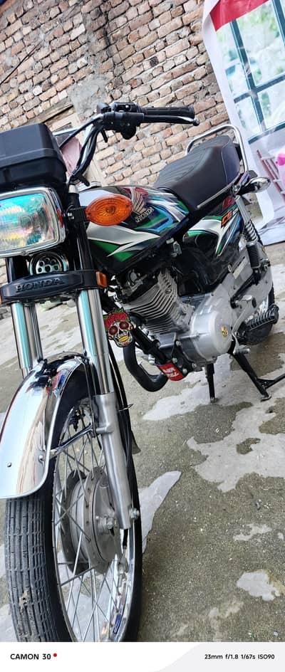 black honda 23 modle all orignal parts ok bike ha
