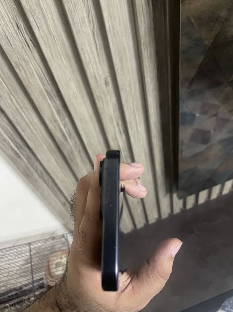 Apple iPhone 15 Pro Max 6