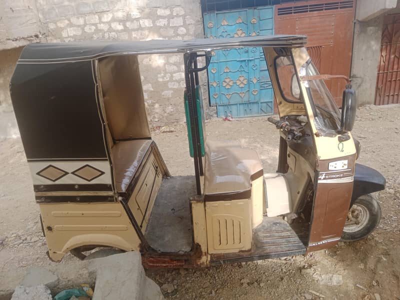 سازگار 2020 ماڈل 4 اسٹروک رکشہ برائے فروخت 1