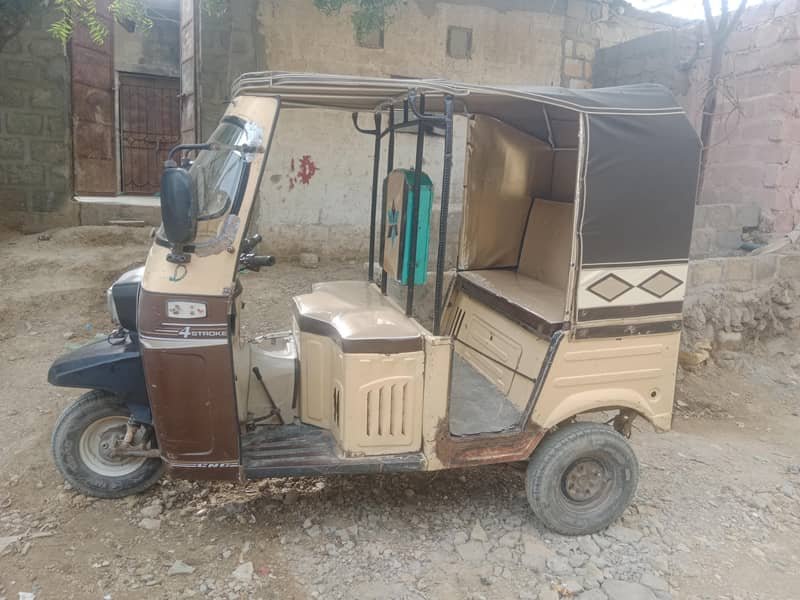 سازگار 2020 ماڈل 4 اسٹروک رکشہ برائے فروخت 2