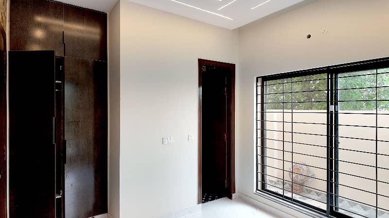 Corner 9