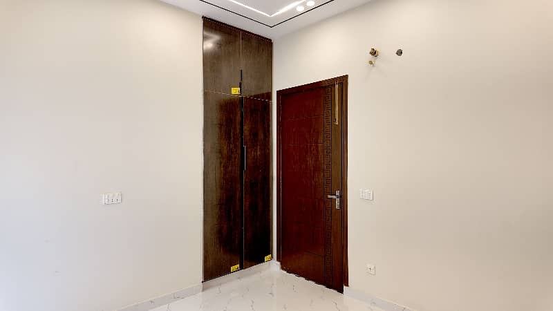 Corner 15
