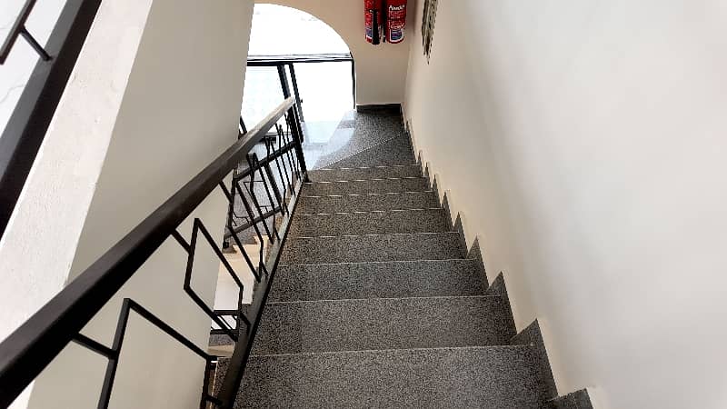 Corner 32