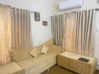 Golden Velvet Sofa 10/10 + Matching Carpet & Curtains Deal