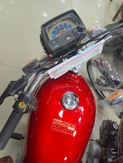 united 70cc bike motorcycle get on installments multan Whatsapp p ajae