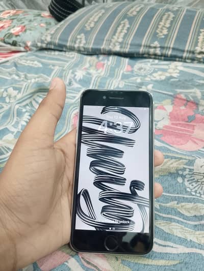 Apple iPhone SE
