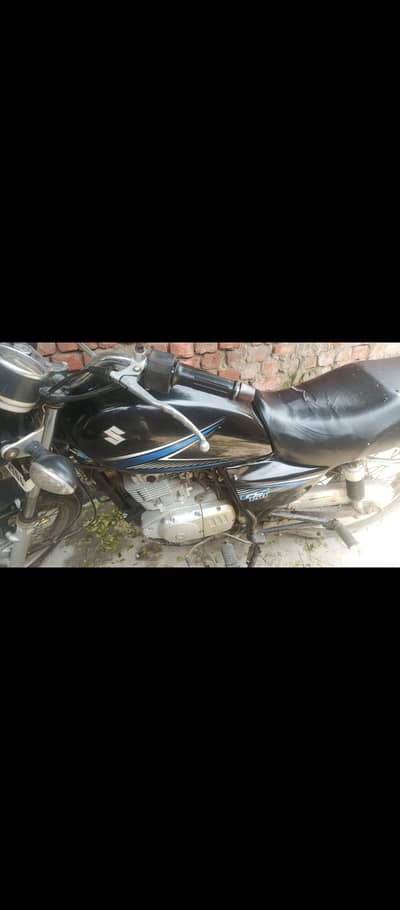 Suzuki GS 150 2013
