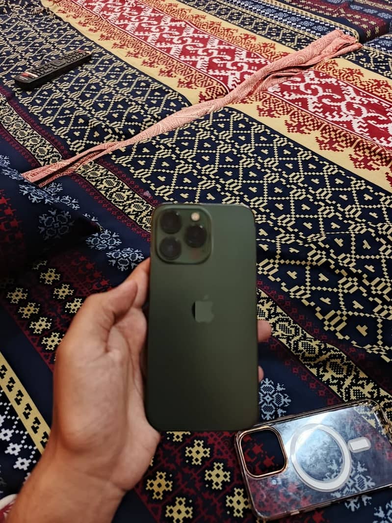 Apple iPhone 13 Pro 1