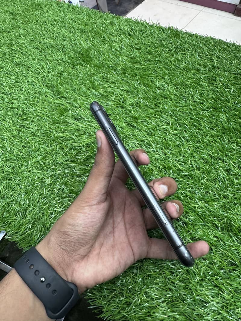 Apple iPhone 11 1