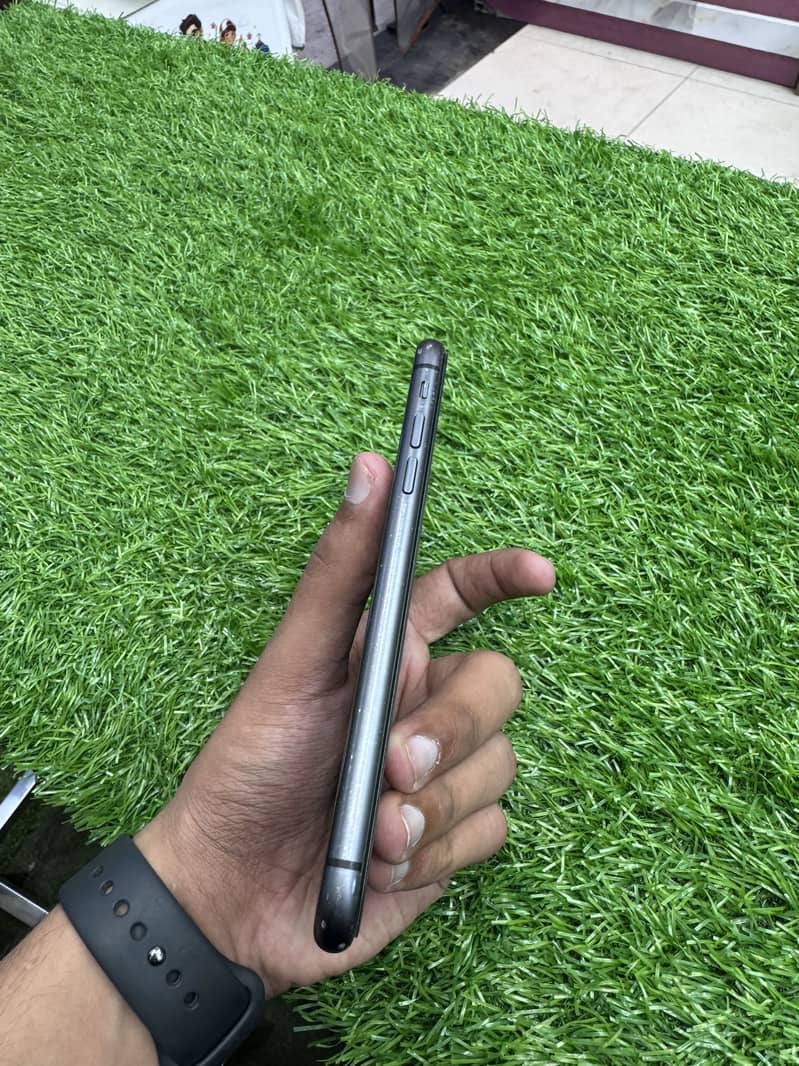Apple iPhone 11 2