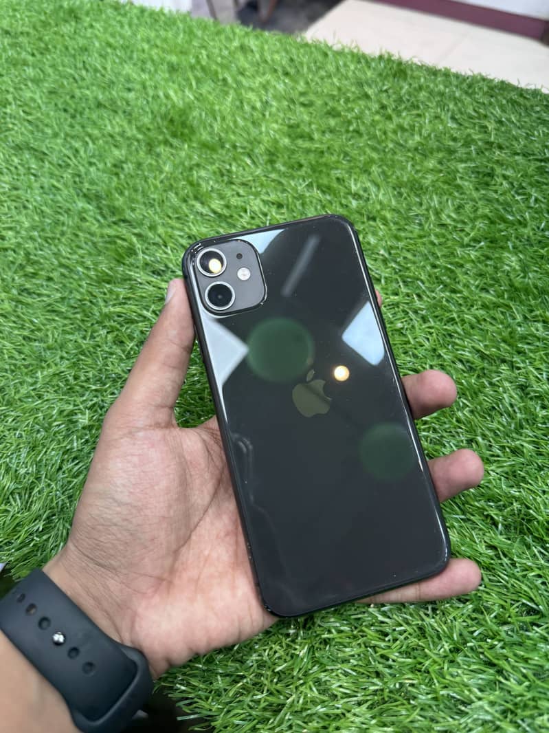 Apple iPhone 11 4