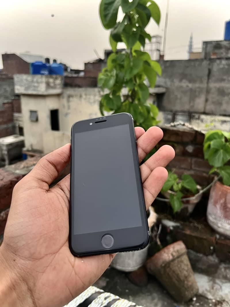 iPhone SE 3rd genration 7