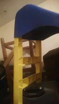 yellow and blue slide in good condition