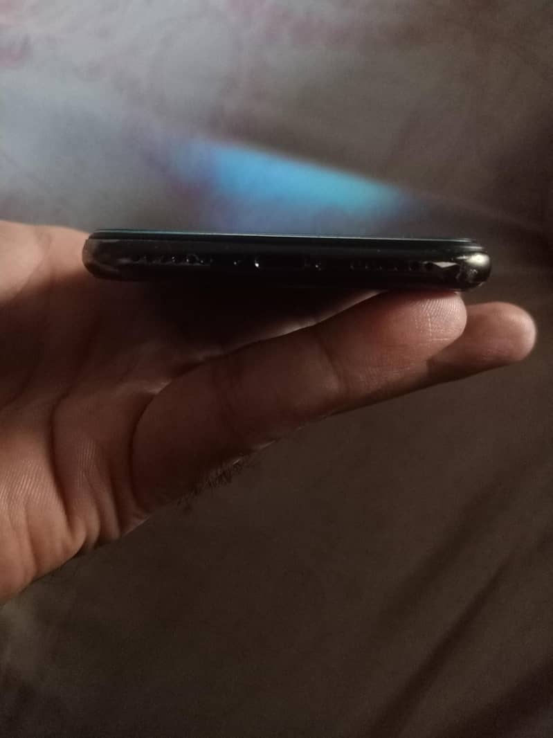 Apple iPhone X 3