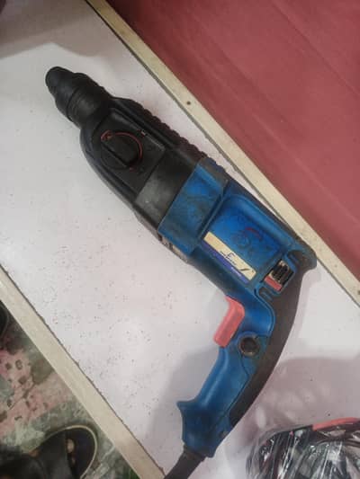 Heavy drill machine Hilty .