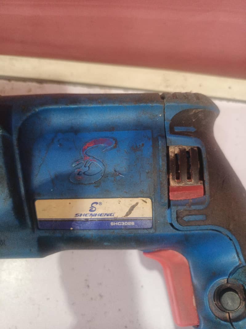 Heavy drill machine Hilty . 1