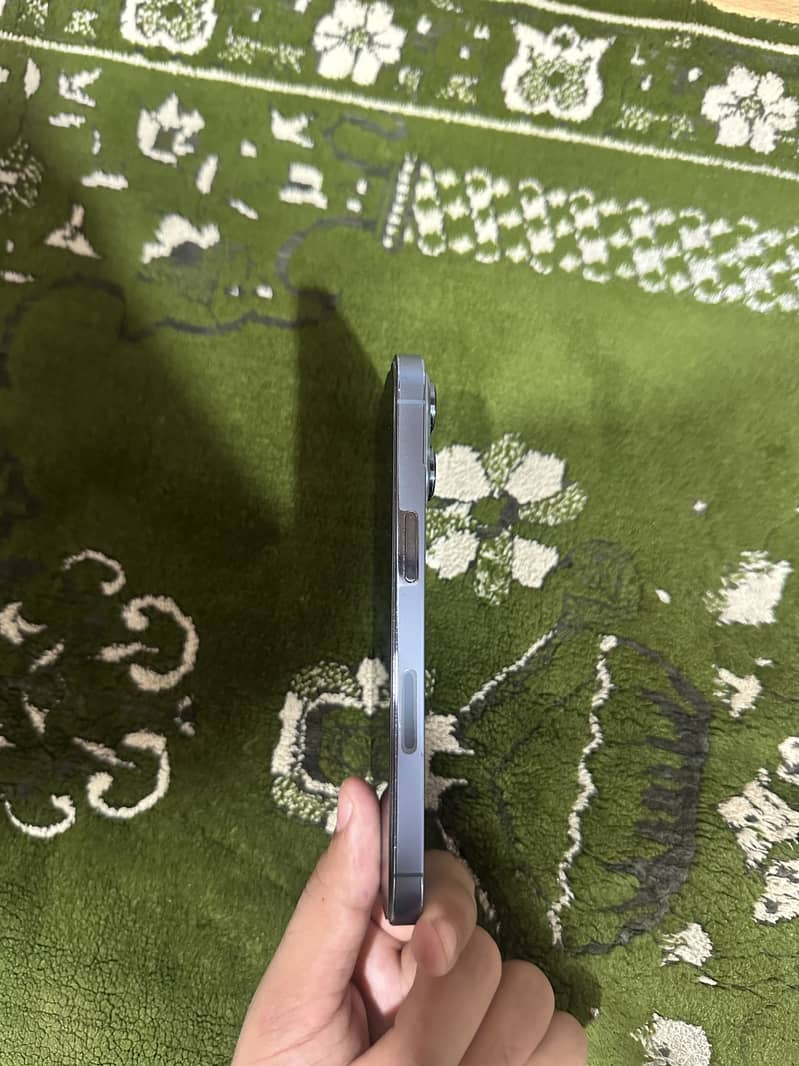 Apple iPhone 13 Pro 2