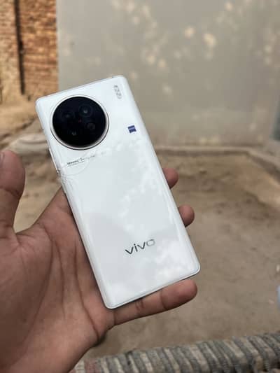 Vivo X90s