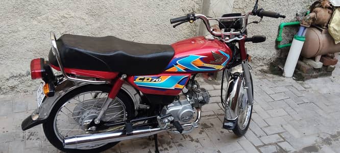 Honda CD70 red