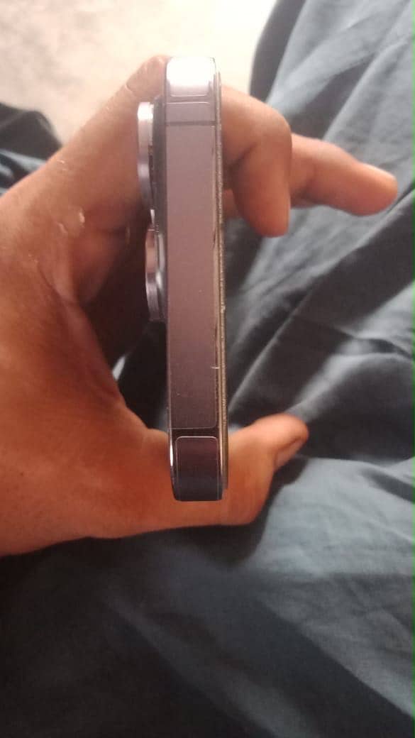 Apple iPhone 14 Pro 2
