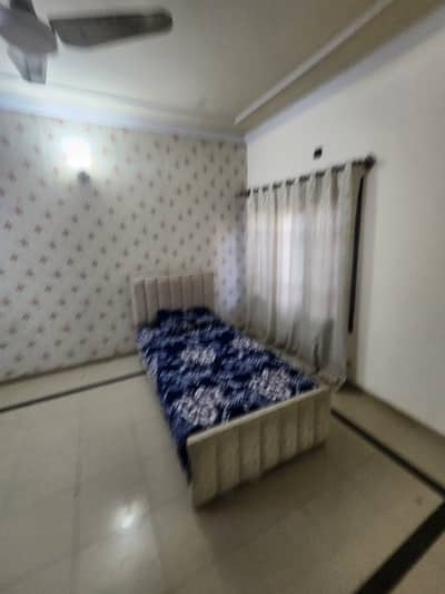 Room available in G10/1 for single male with parking
