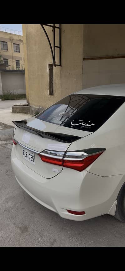 Ducktail spoiler forged carbon fiber