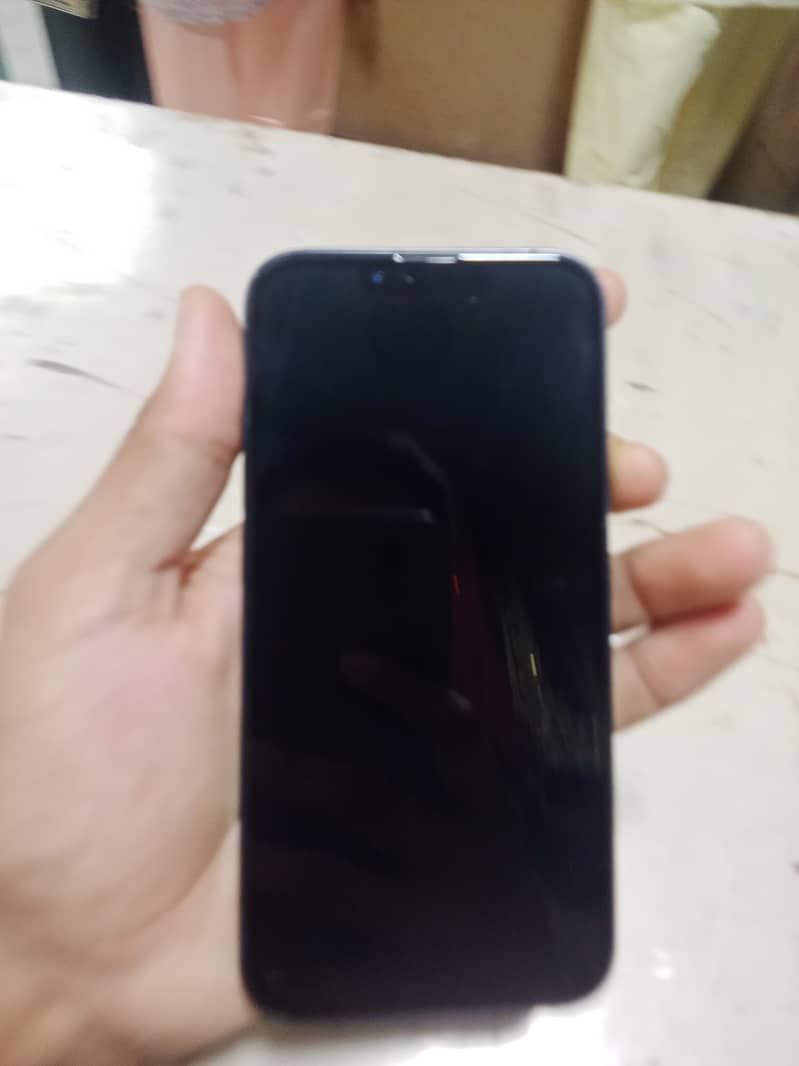 Apple iPhone 13 6