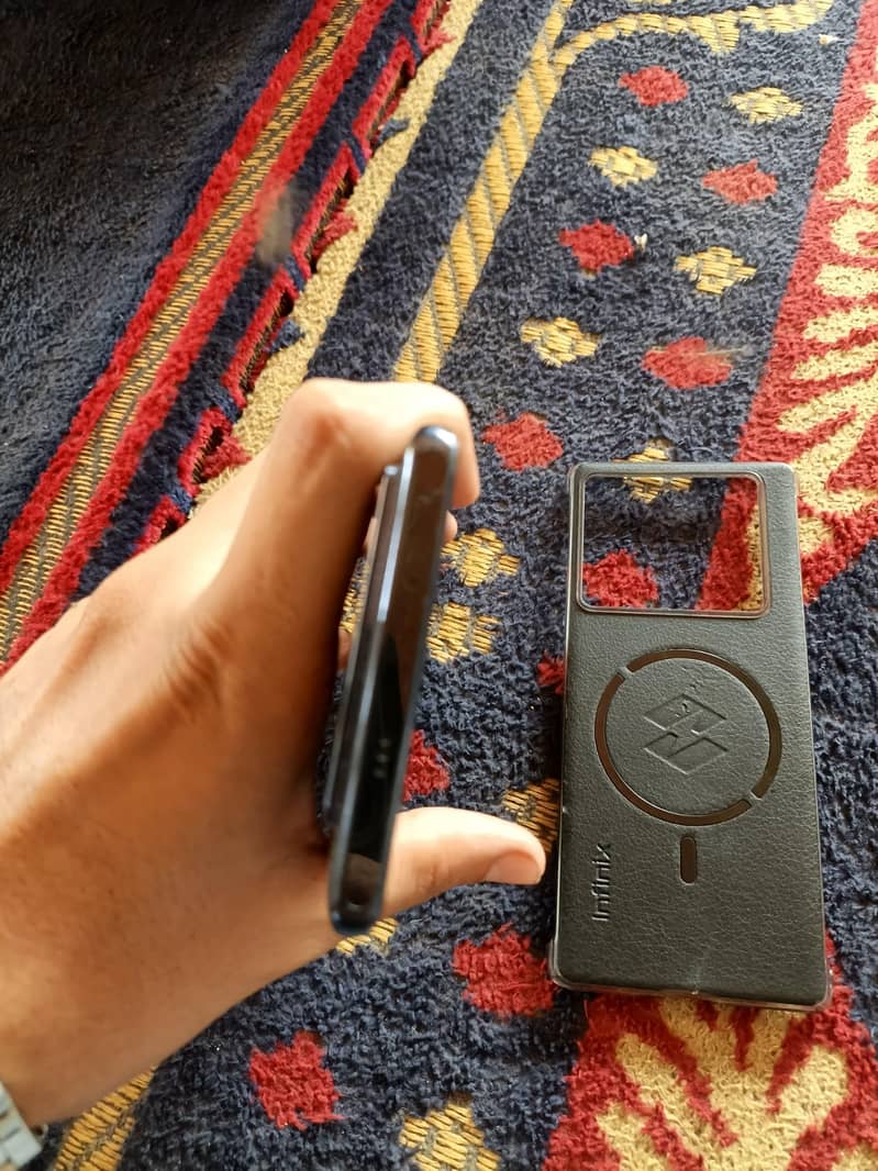 Infinix Note 40 Pro 7