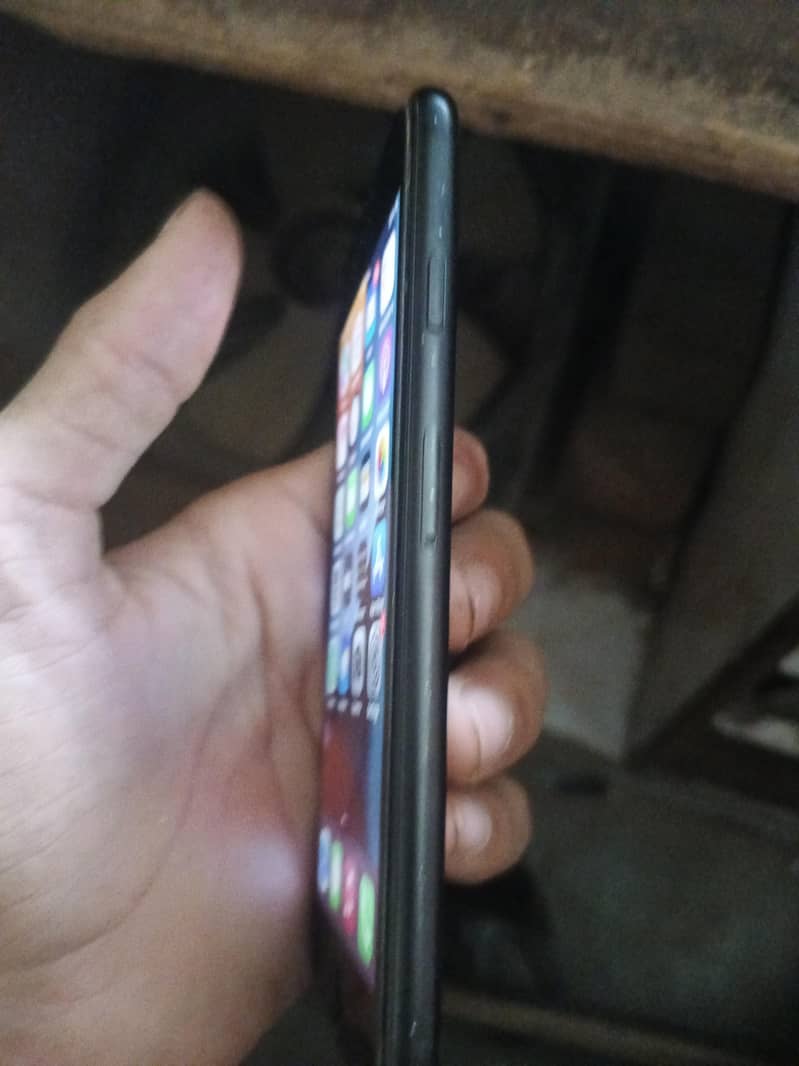 iPhone 7 3