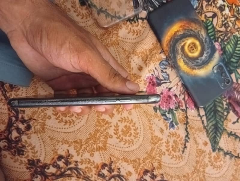 Apple iPhone X 3