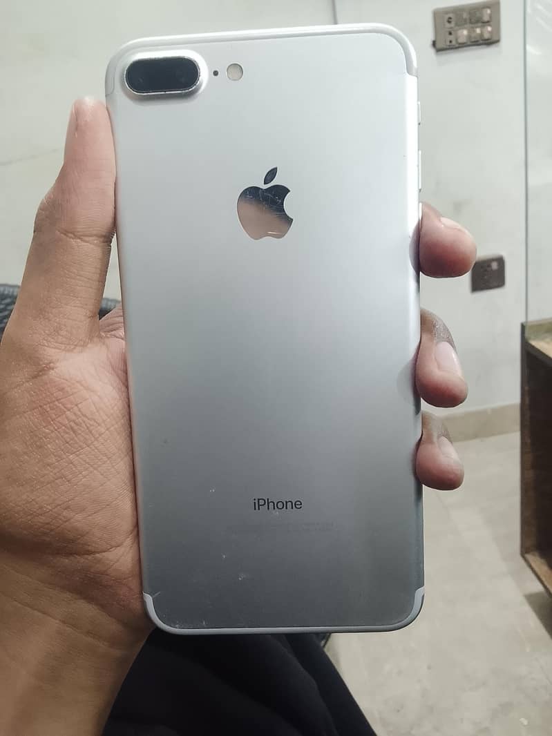 Apple iPhone 7 Plus 0