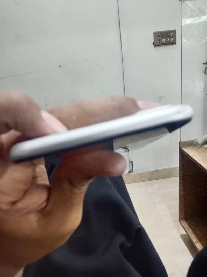 Apple iPhone 7 Plus 5