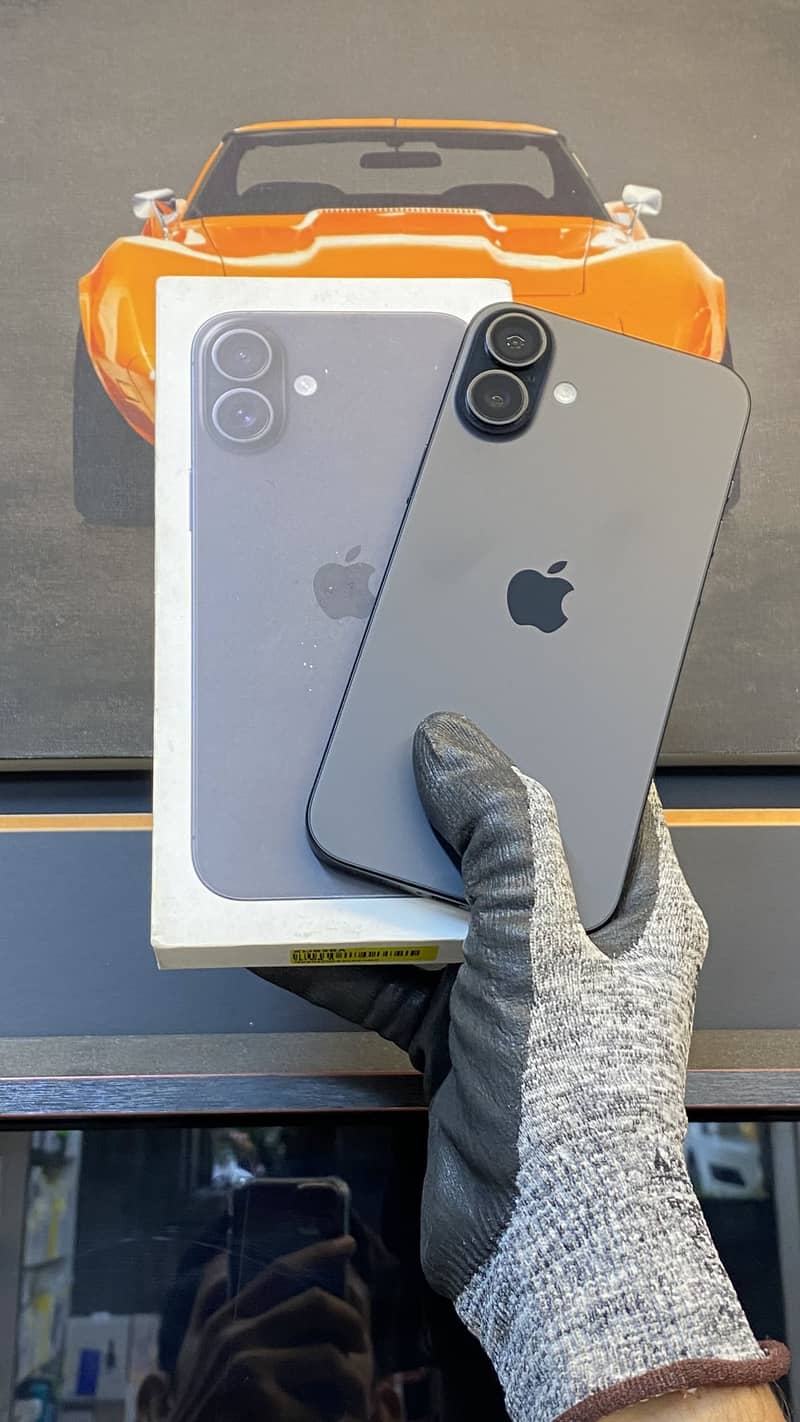 Apple iPhone 16 Plus 0