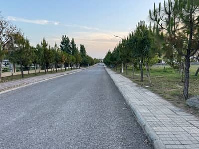 5 Kanal Farm House Land In Gulberg Greens Is Available