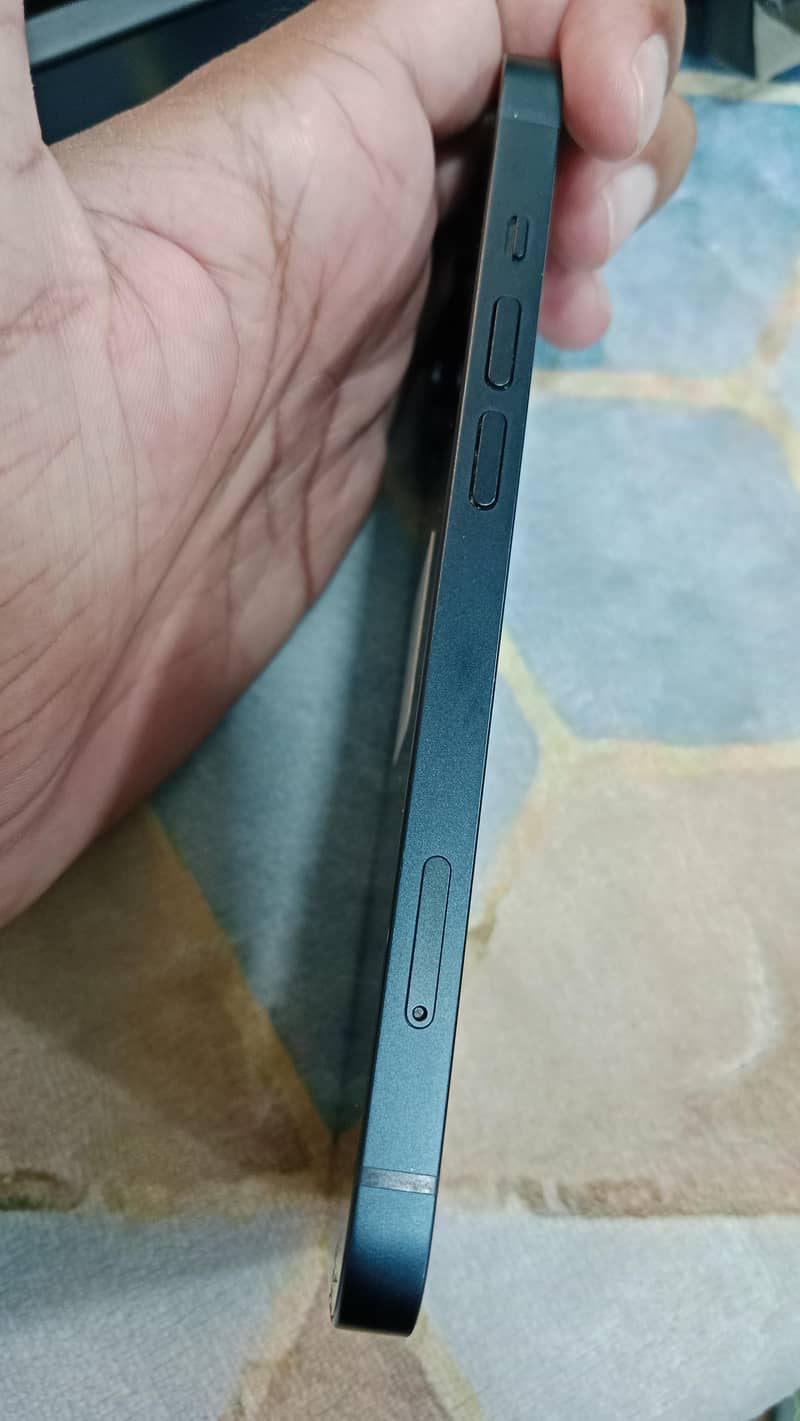 Apple iPhone 13 1