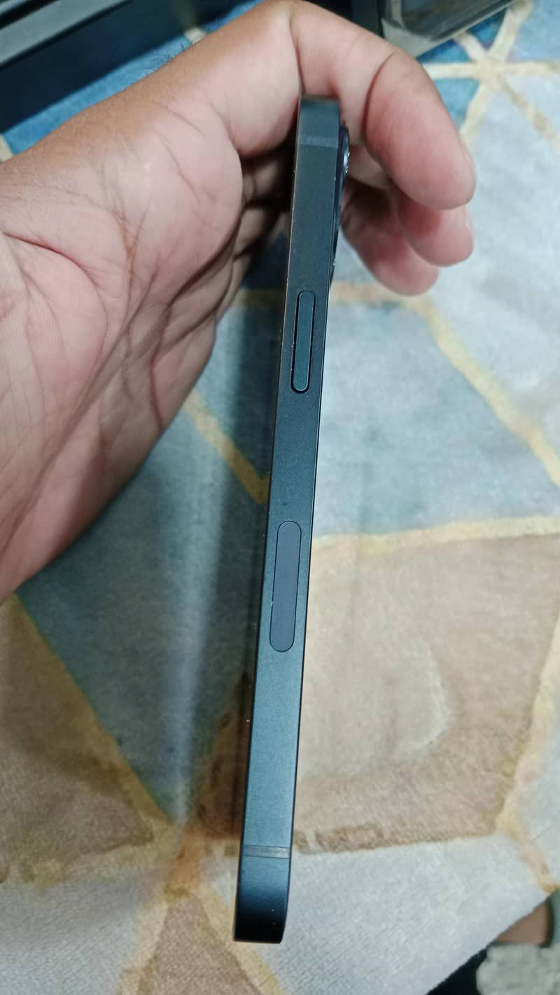 Apple iPhone 13 3