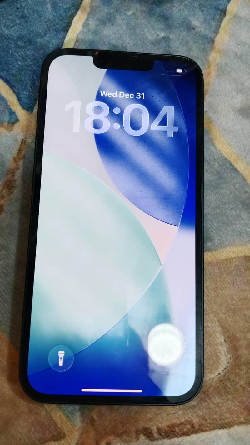 Apple iPhone 13 4
