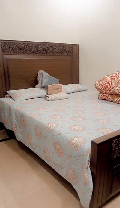 Queen bed