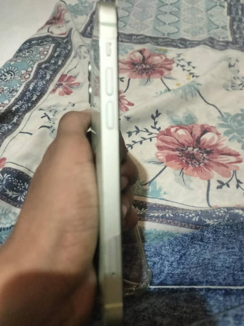 Apple iPhone 12 2