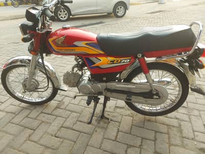 number laga huwa hy 7212 km drive condition bilkul 10/10 hy