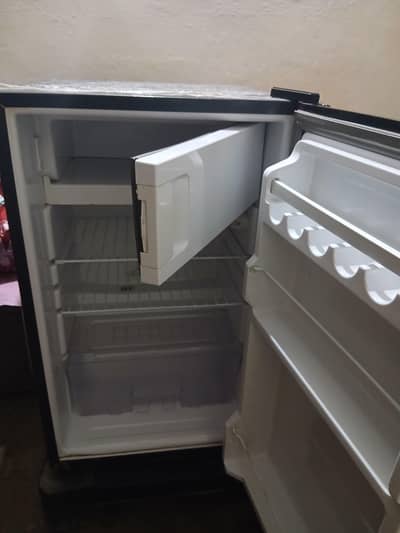 good condiction refrigerator