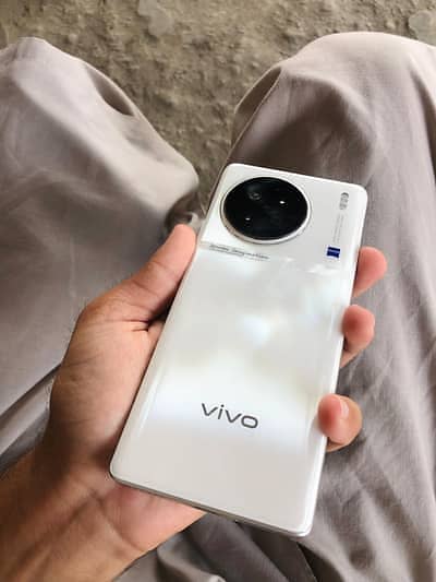 Vivo X90s