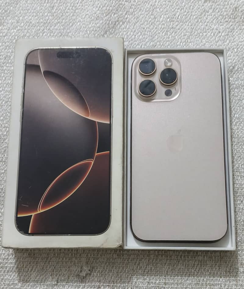 Apple iPhone 16 Pro Max 0