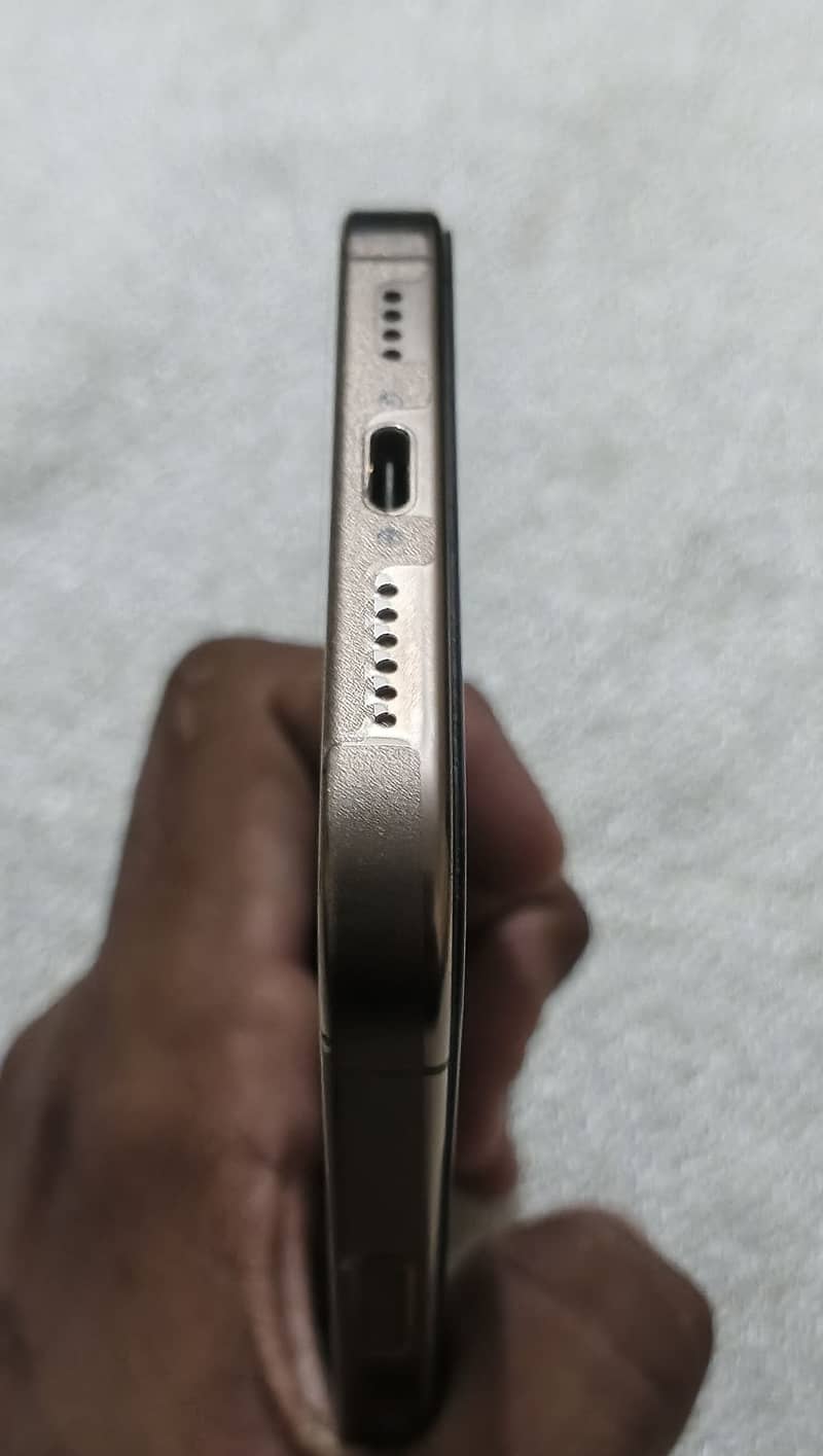 Apple iPhone 16 Pro Max 5