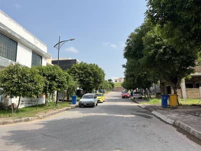 Bahria enclave islamabad sector N 5 marla corner with extra land plot for sale at reasonable price