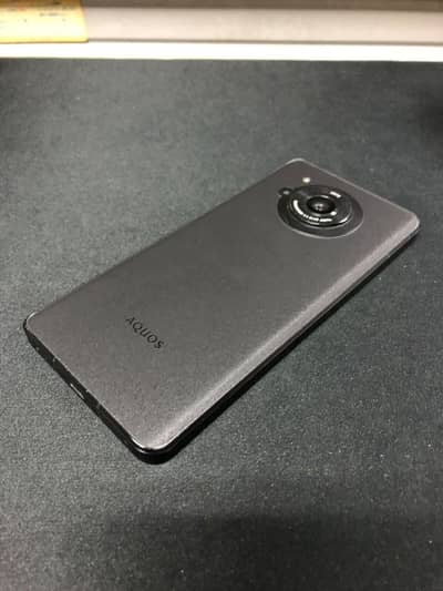 Aquos R7
