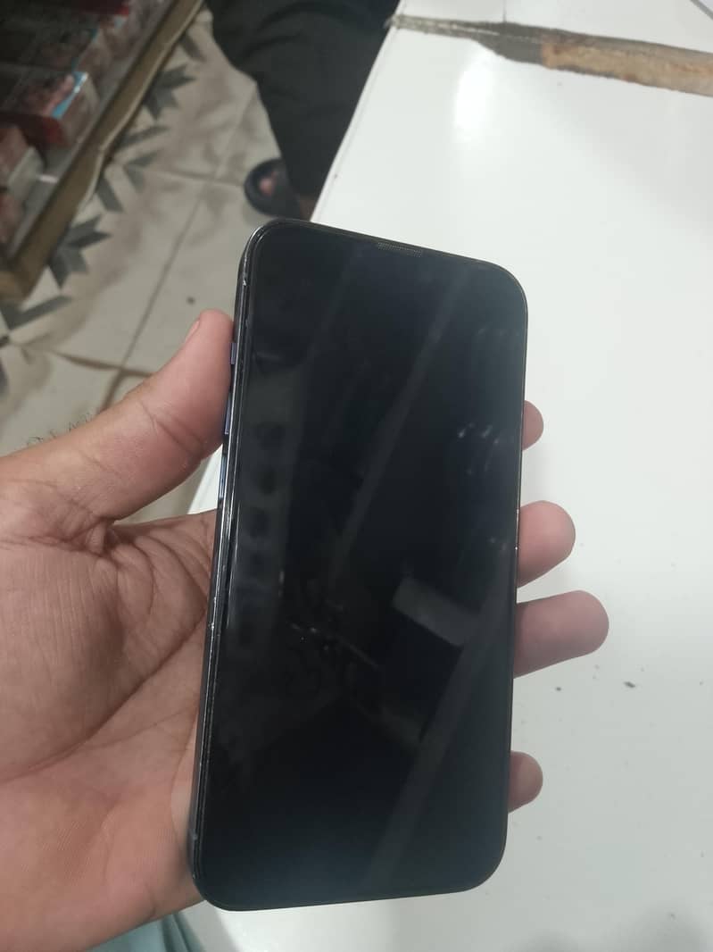 Apple iPhone 13 Pro 3