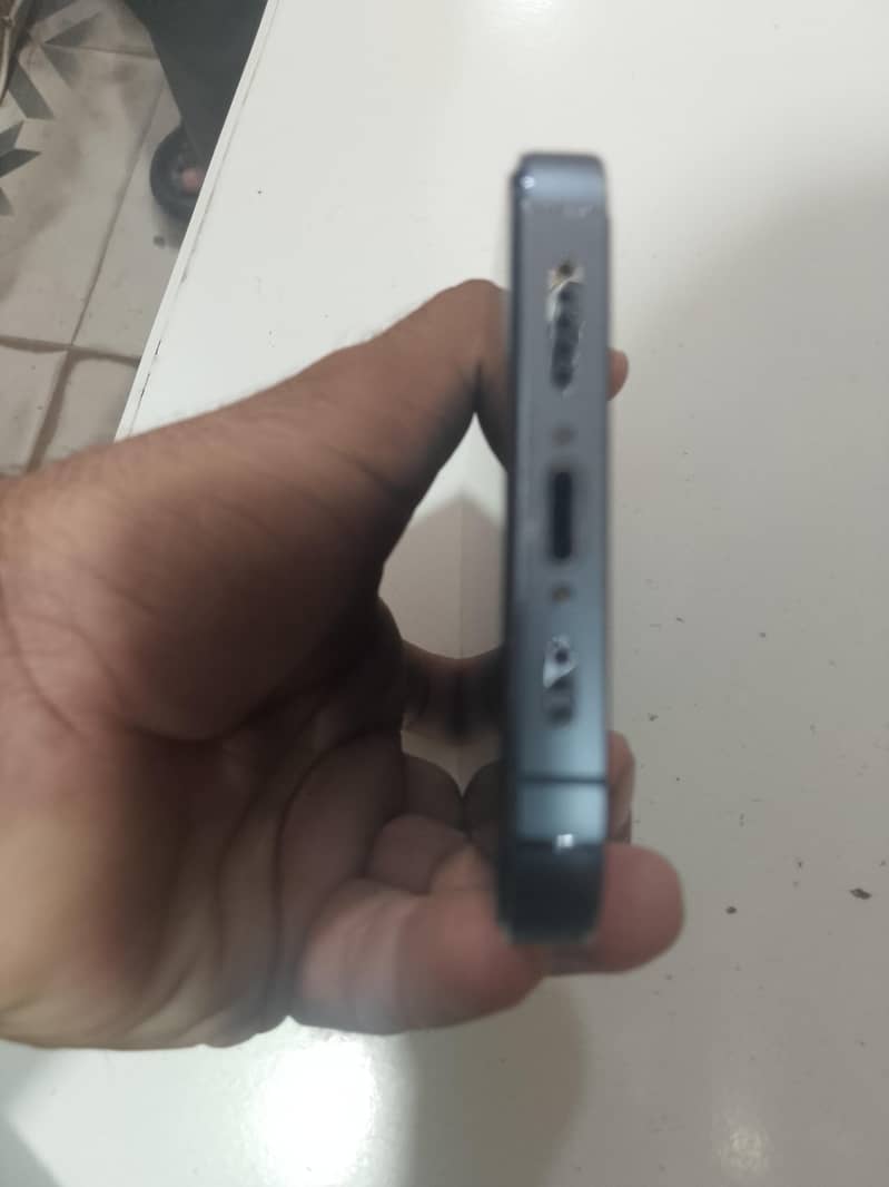 Apple iPhone 13 Pro 4
